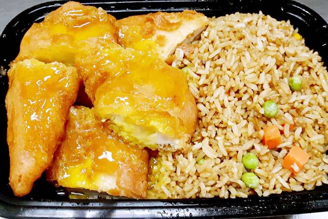 Lemon Chicken With Fried Rice ( with Spring roll) 柠檬鸡饭